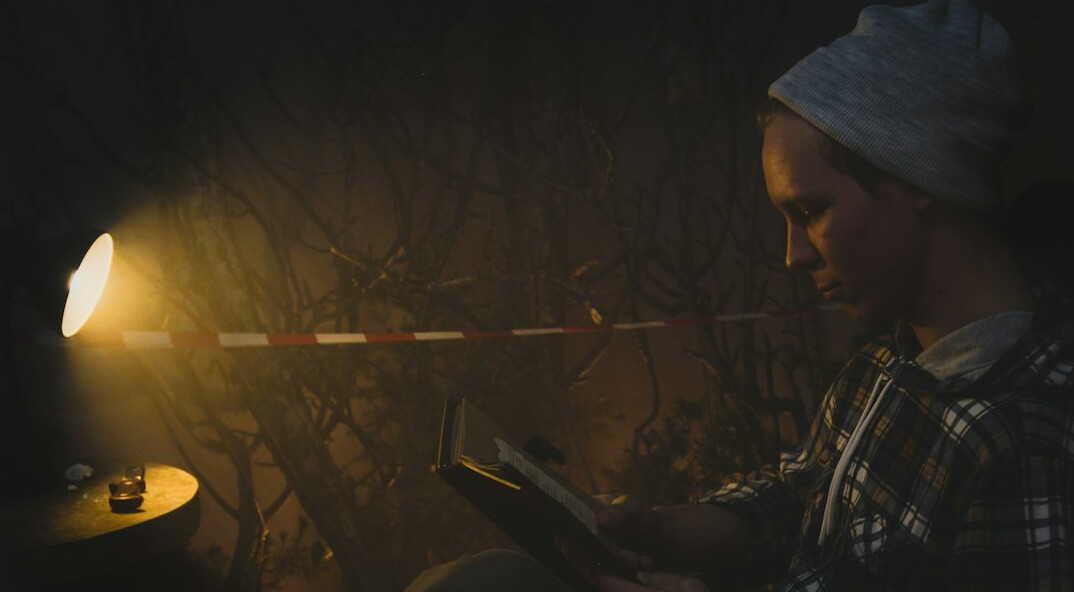 detective reading book