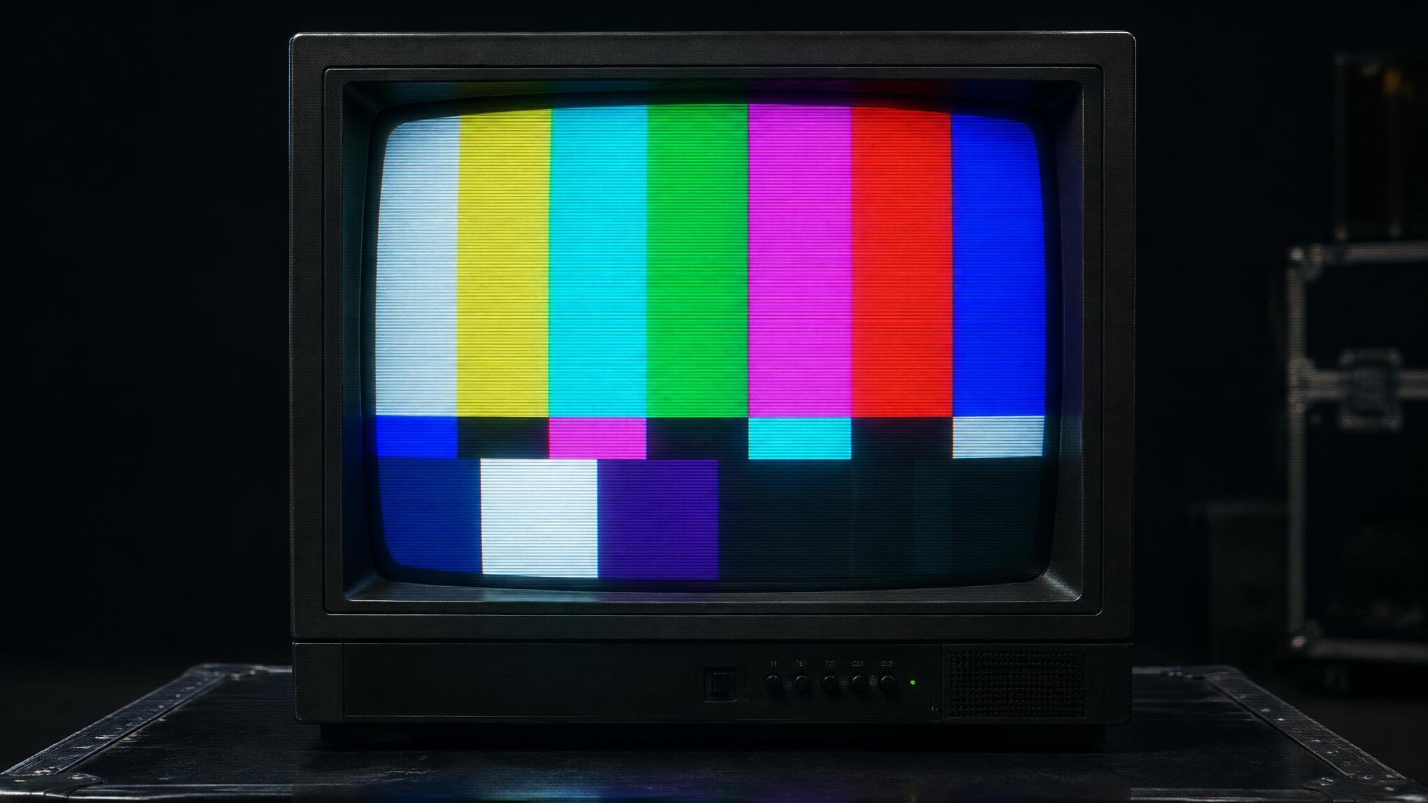 Vintage CRT monitor displaying color test bars